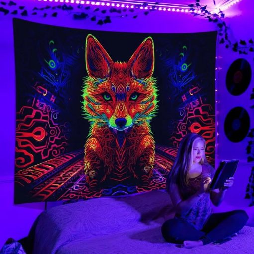 vue complète dans le noir de la Tenture Murale Renard Psychédélique tenture UV