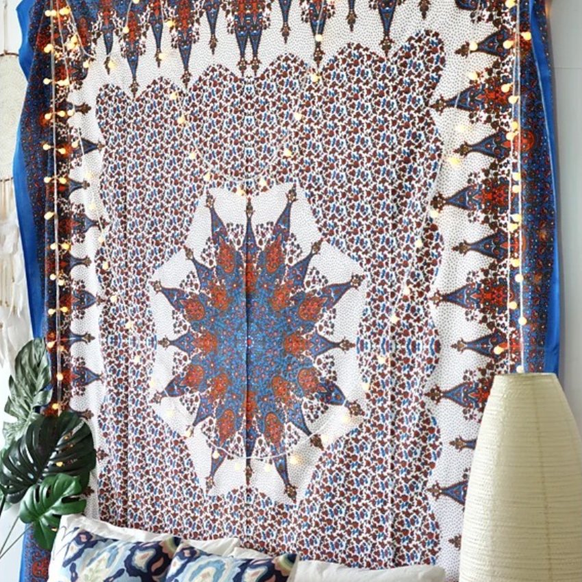 Vue complète de la Tenture Murale Mandala Éclat Oriental - 100% coton - Fait à la main