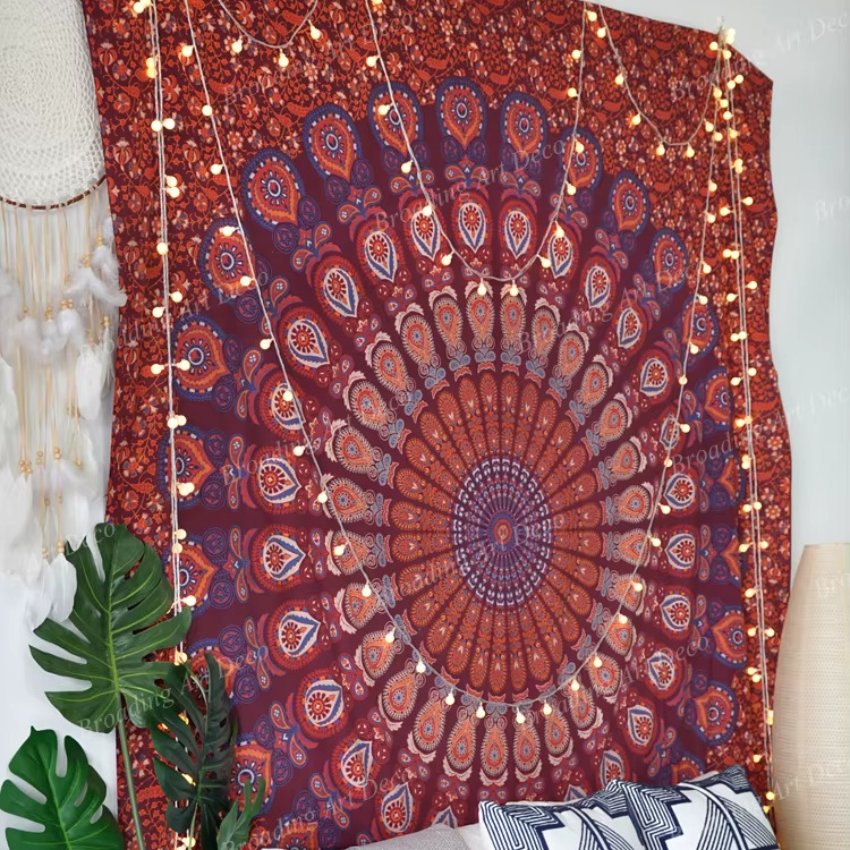 Vue de côté de la Tenture Murale Mandala Éclat Bohème - 100% coton - Fait à la main