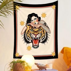 Tenture Murale Tattoo Art "Femme et Tigre Féroce"