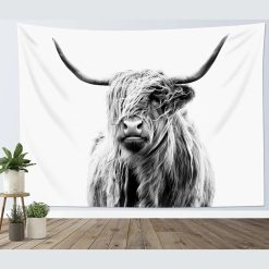 Tenture Murale Animaux - Vache Highland Ébouriffée en Noir et Blanc