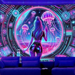 Tenture Murale Lumière Noire - Observatrice Galactique et Méduses Cosmiques