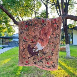 Tenture Murale Bohème “Jeu de Chats dans les Fleurs Sauvages”