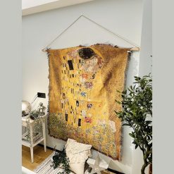 Tenture Murale Bohème “Le Baiser Doré - Hommage à Klimt”