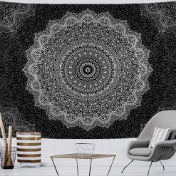Avant Tenture Murale Mandala “Symphonie Noire et Blanche”
