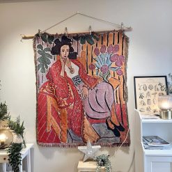 Tenture Murale Bohème “Femme au Kimono Rouge - Hommage à Matisse”