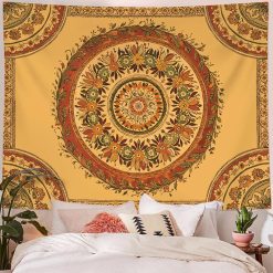 Tenture Murale Mandala “Couronne Florale d’Ambre Doré”