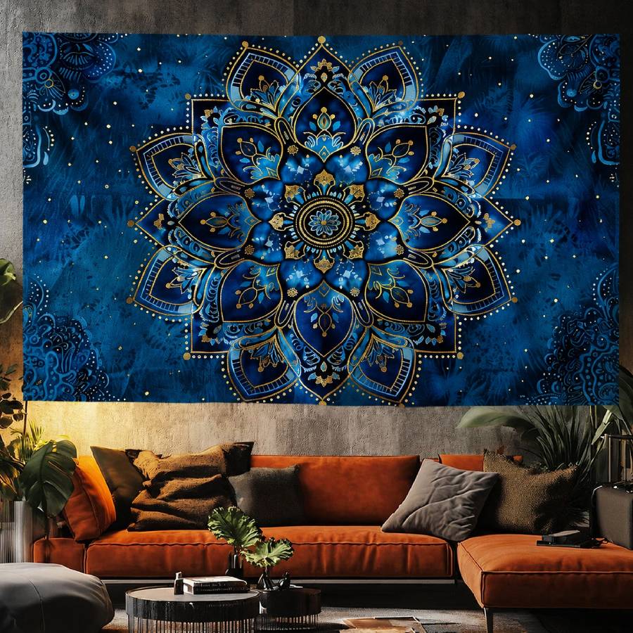 Découvrez la magnfique Tenture Murale Mandala Bleu Royal et Or