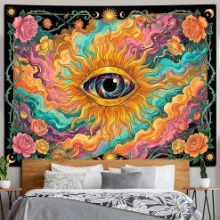 Tenture Murale Bohème "Soleil Visionnaire aux Roses Cosmiques"