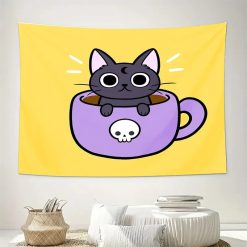 Tenture Murale Kawaii « Chat Luna dans la Tasse Maudite »