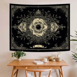 Tenture Murale Hippie Rose Lunaire et Papillons de Nuit Mystiques