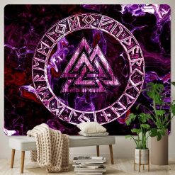 Tenture Murale Viking "Valknut d’Améthyste aux Runes Ancestrales"